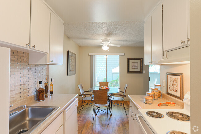 1HAB, 1BA - 648 ft² - Meadow Wood Apartments