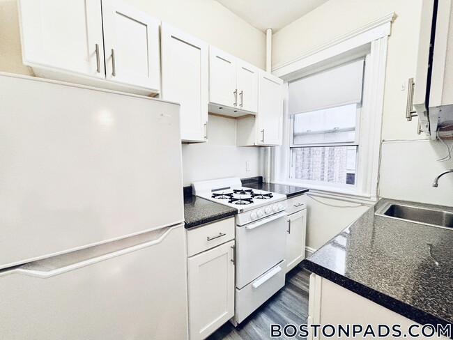 Building Photo - 1185 Boylston St
