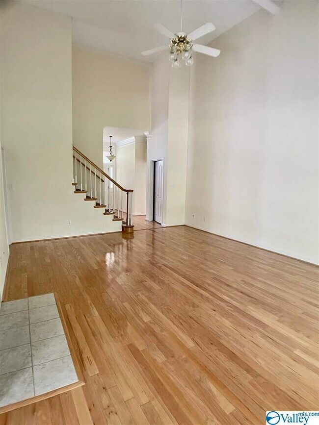 Foto del edificio - 105 Cheval Blvd SE