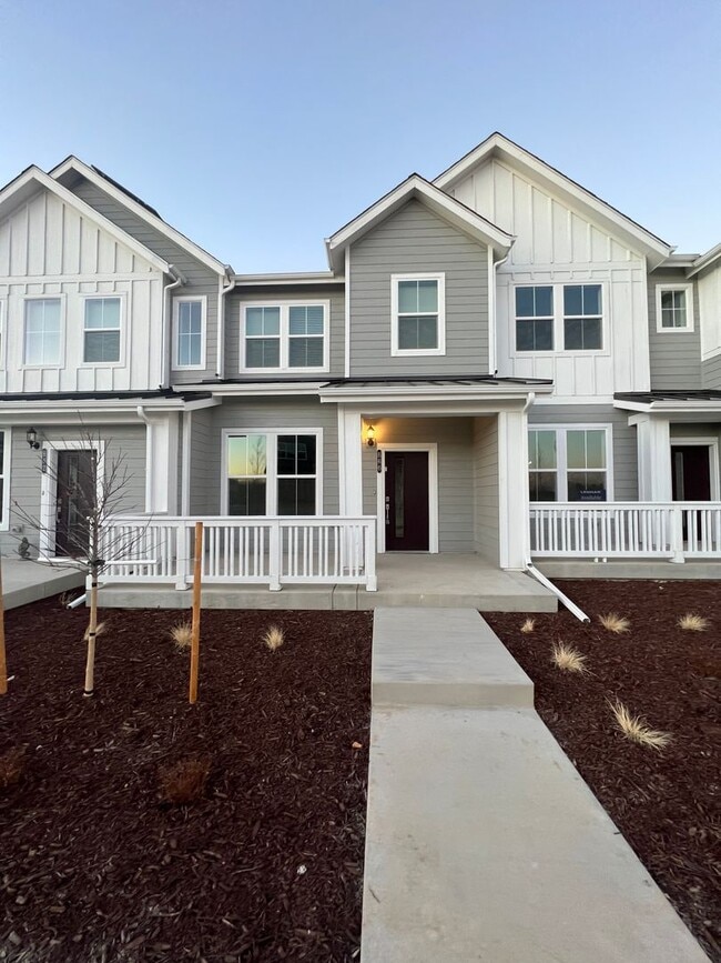 Building Photo - BRAND NEW 2 bed, 2.5 bath Lafayette Townho...