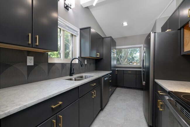 Foto del edificio - 1050 Brooklawn Dr
