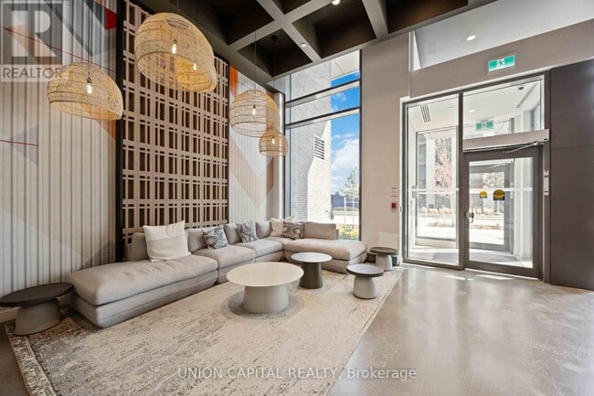 Building Photo - 10 Abeja St