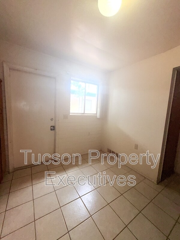 Foto del edificio - 8922 S Nogales Hwy