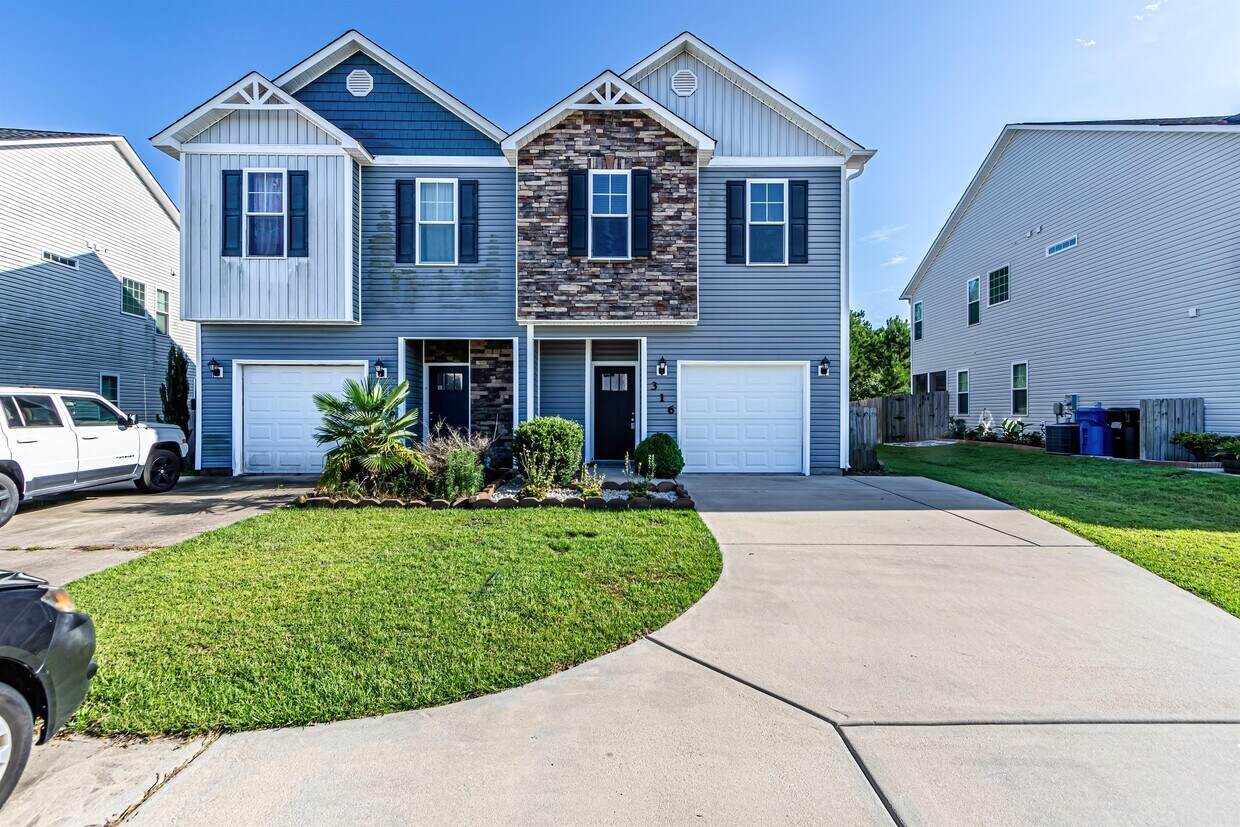 316 Frisco Wy, Holly Ridge, NC 28445 Townhome Rentals in Holly Ridge