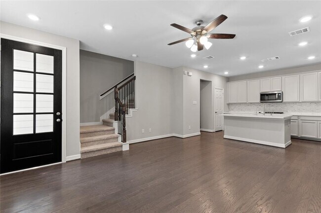 Foto del edificio - 9511 Towne Lake Pkwy