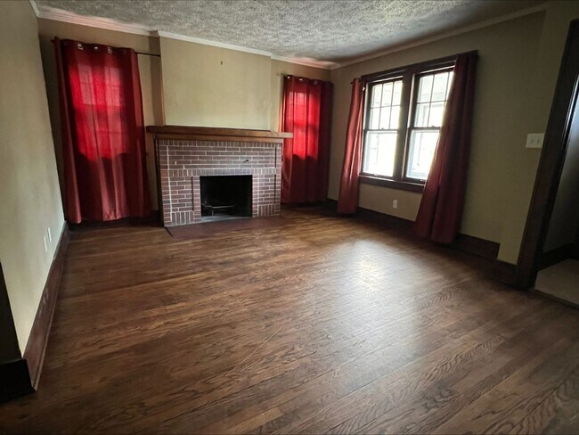 Building Photo - Coming Soon!!! Spacious 5 bedroom House Wi...