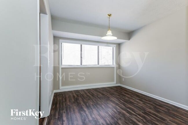 Building Photo - 424 Ridgemont Dr