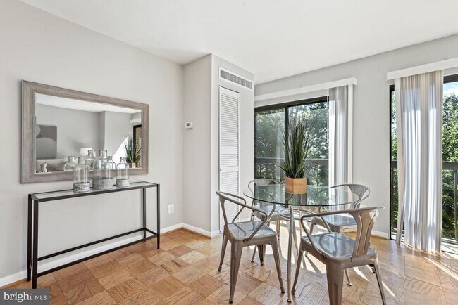 Foto del edificio - 1001 26th St NW