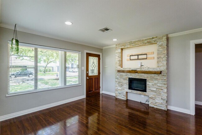 Foto del edificio - 3315 Cloverdale St