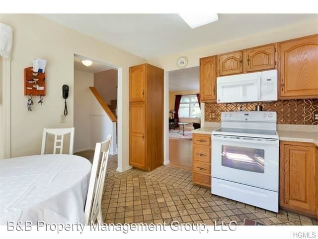 Building Photo - 2 br, 2.5 bath House - 325 Cornwall Meadows