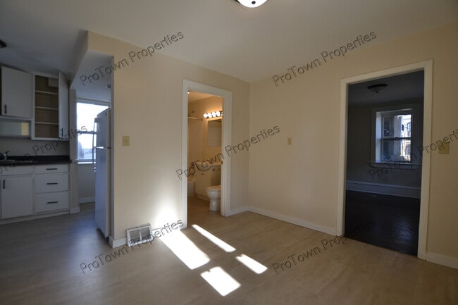 Foto del edificio - 811 N Center St