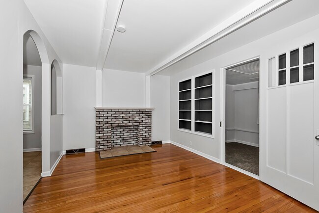 Foto del edificio - 246 W 15th Pl