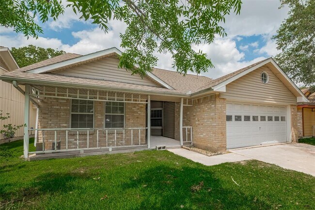 Building Photo - 15934 Barbarossa Dr