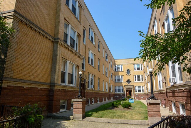 Building Photo - 4354 N Winchester Ave