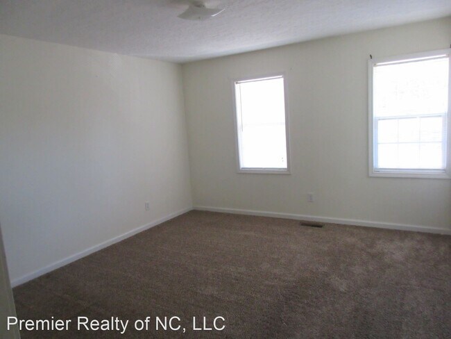 Foto del edificio - 2 br, 1.5 bath House - 301 E. Lake #6