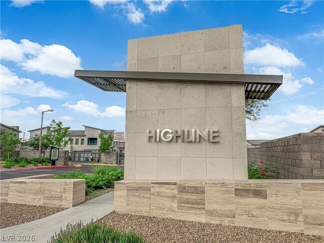 Building Photo - 600 N Carriage Hill Dr