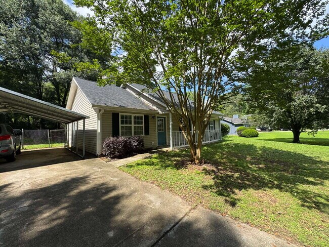Foto del edificio - Spacious 3 Bed / 2 Bath Ranch in Establish...