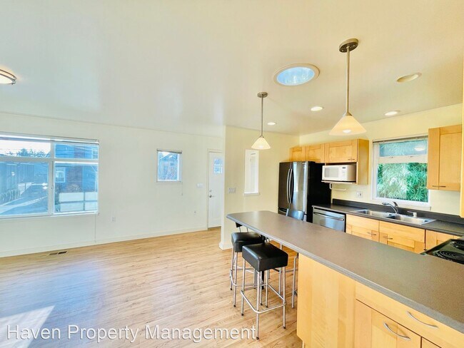 Foto del edificio - 2 br, 2 bath House - 2216 E Mercer St   B