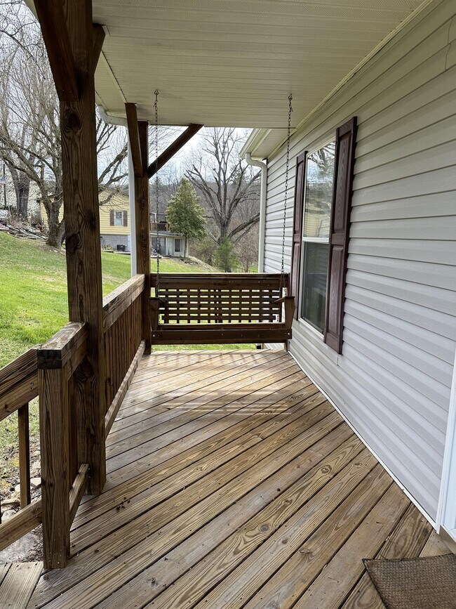 47 Banks Town Rd, Weaverville, NC 28787 House Rental in Weaverville