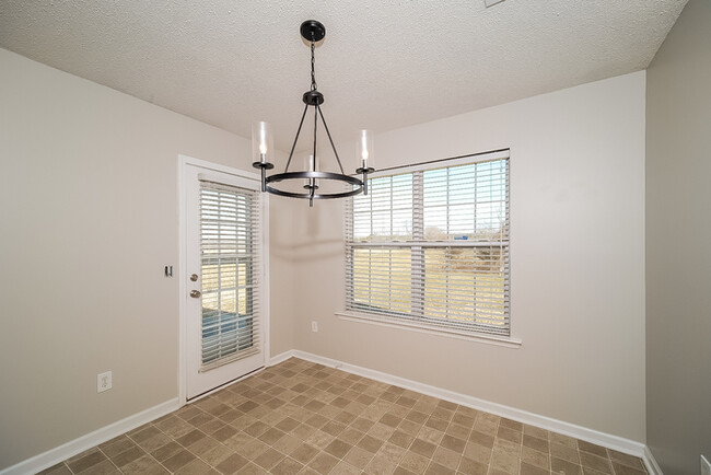Foto del edificio - 467 Shady Ln