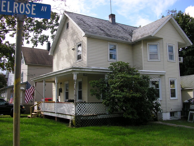Building Photo - 31 Laura Ave