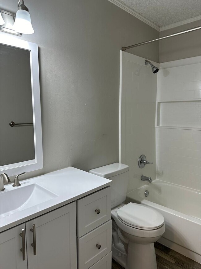 Foto del edificio - Convenient Northeast location!