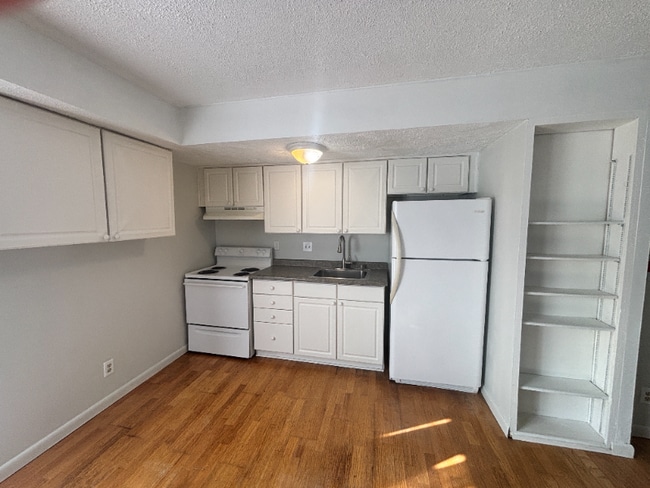 Foto del edificio - 3522 Kenbrooke Ct