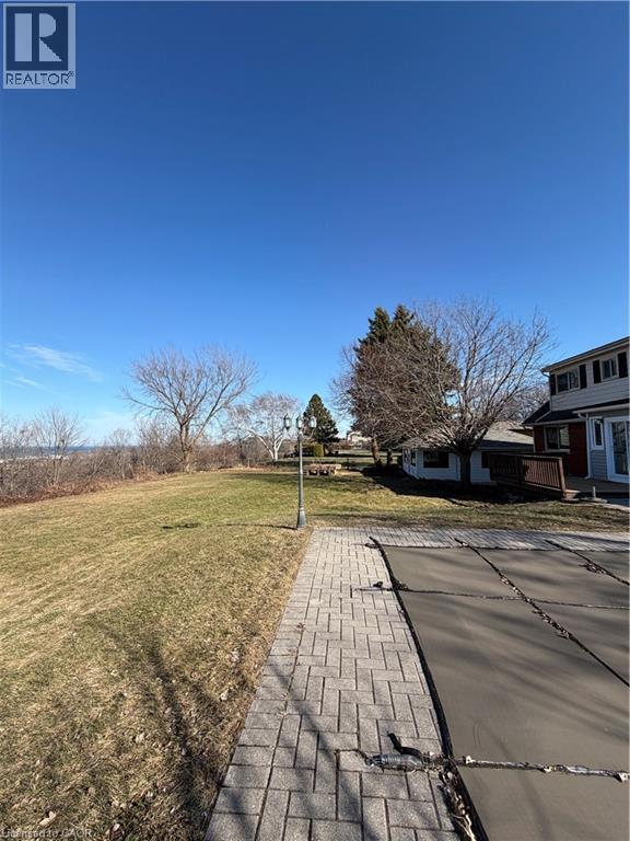 Photo du bâtiment - 805 Ridge Rd