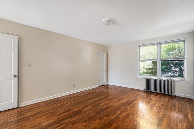 Foto del edificio - 195-04 39th Ave