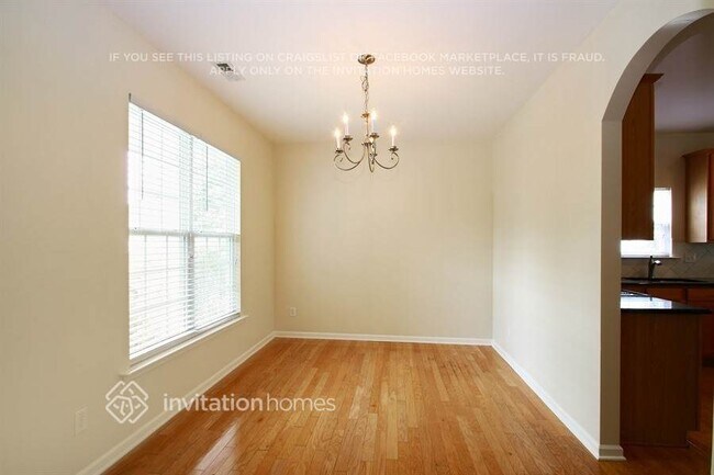 Foto del edificio - 17322 Grand Central Way