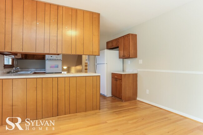 Building Photo - Spacious 4BR 2BA Home for Lease!