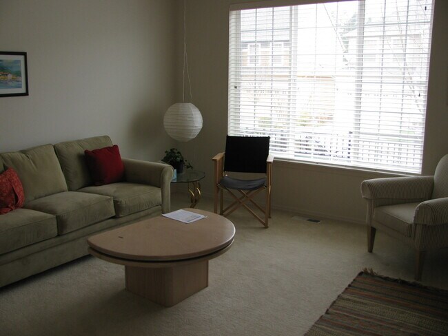 Photo - 1652 NW Shadow Hills Lane ~ Excellent Beth... House