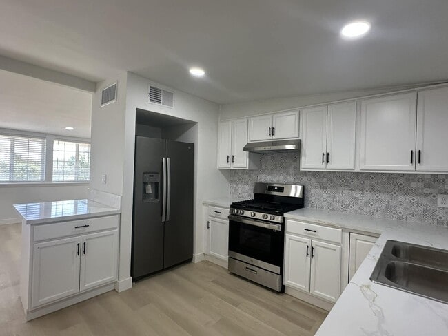 Building Photo - 30201 San Diego Dr