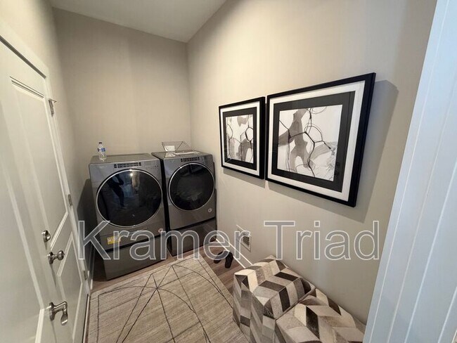 Building Photo - 7889 Arimoore Dr