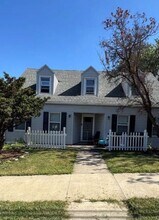 Building Photo - 353 Sturges Ave