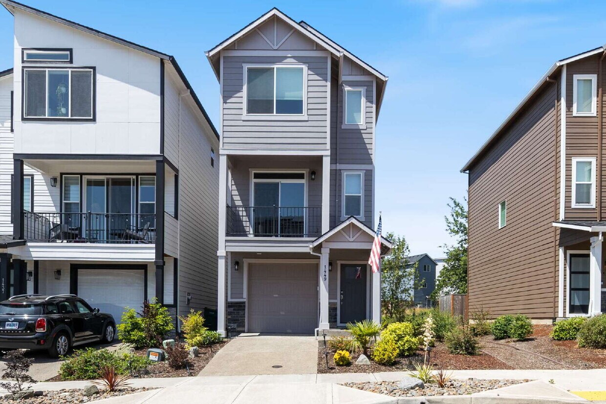 Primary Photo - Charming 2-Bed with 2.5 Baths in Newberg