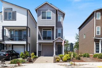 Building Photo - 1449 N Kilchis Ave