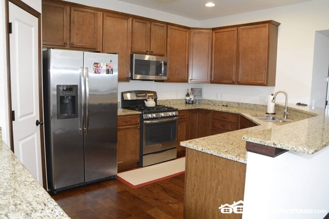 Building Photo - 9580 Madison Dr