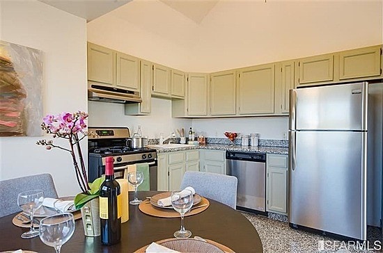 Kitchen - 25 Kingston St