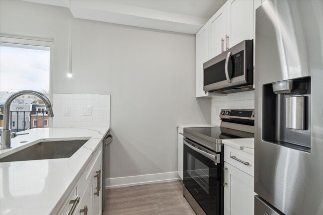 Foto del edificio - 649 N 35th