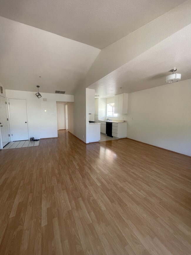 Entrance - 1026 San Luis Cir