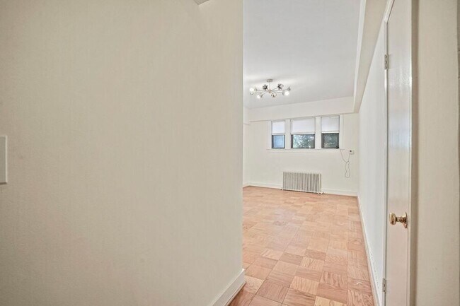 Foto del edificio - 2655 41st St NW