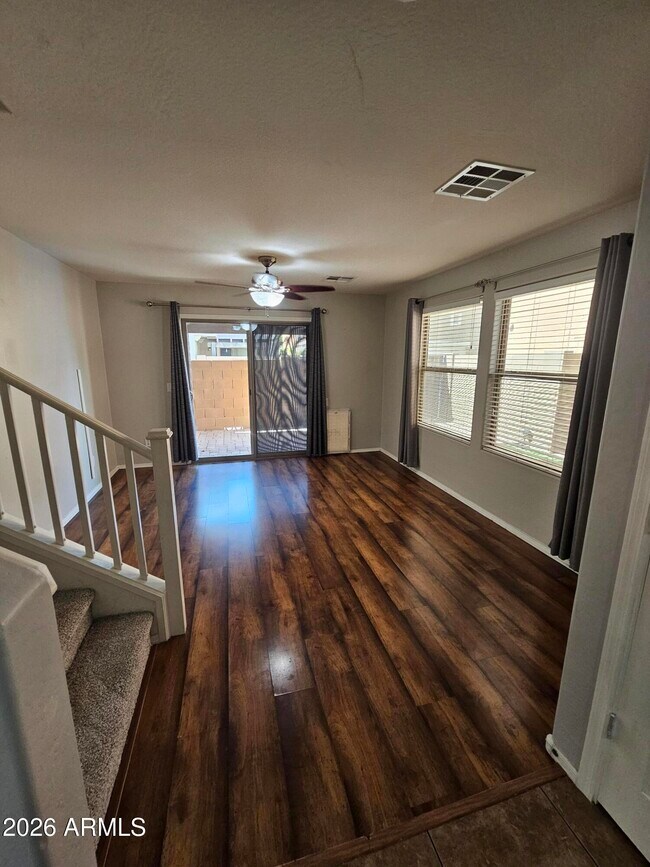 Foto del edificio - 1638 S Martingale Rd