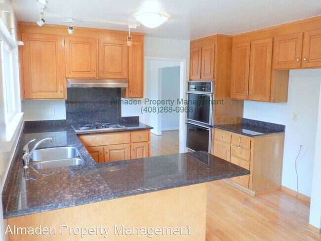 Building Photo - 4 br, 3 bath House - 6615 Mt. Forest Dr.