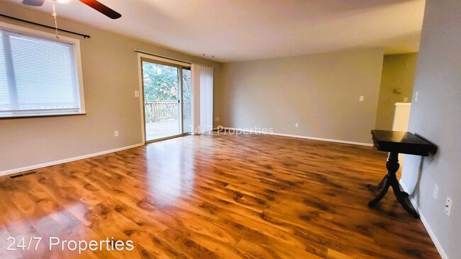 Building Photo - 3 br, 2 bath House - 1330 SE Beaver Creek ...