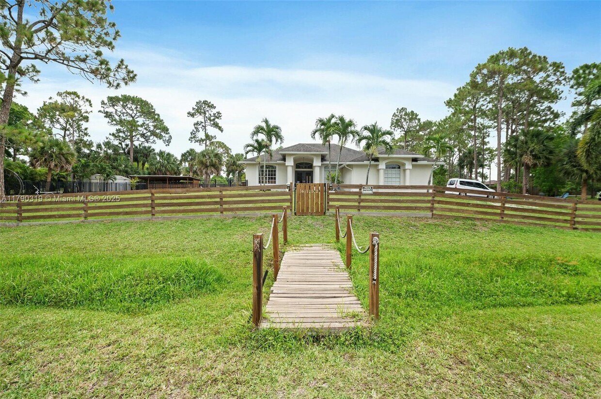 Foto principal - 6152 120th Ave N