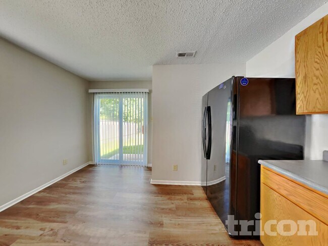 Foto del edificio - 8902 Hosta Way