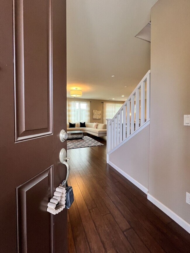 Foto del edificio - Modern Four-Bedroom Napa Home