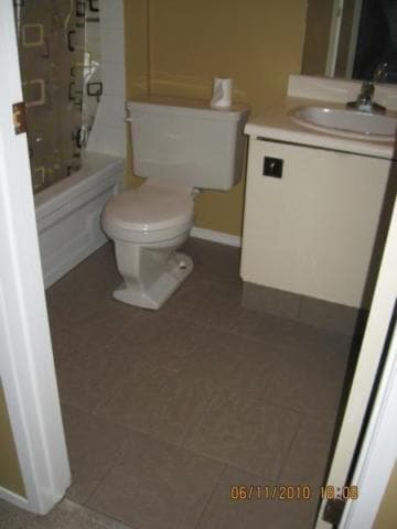 Building Photo - 2 Bed 1 Bath Unit in Calgary, AB