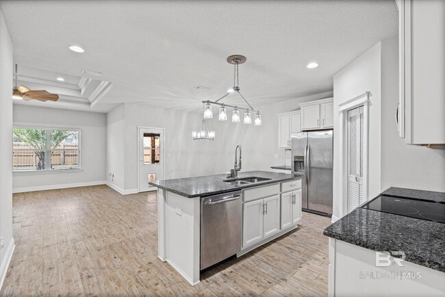 Building Photo - 21549 Yosemite Blvd